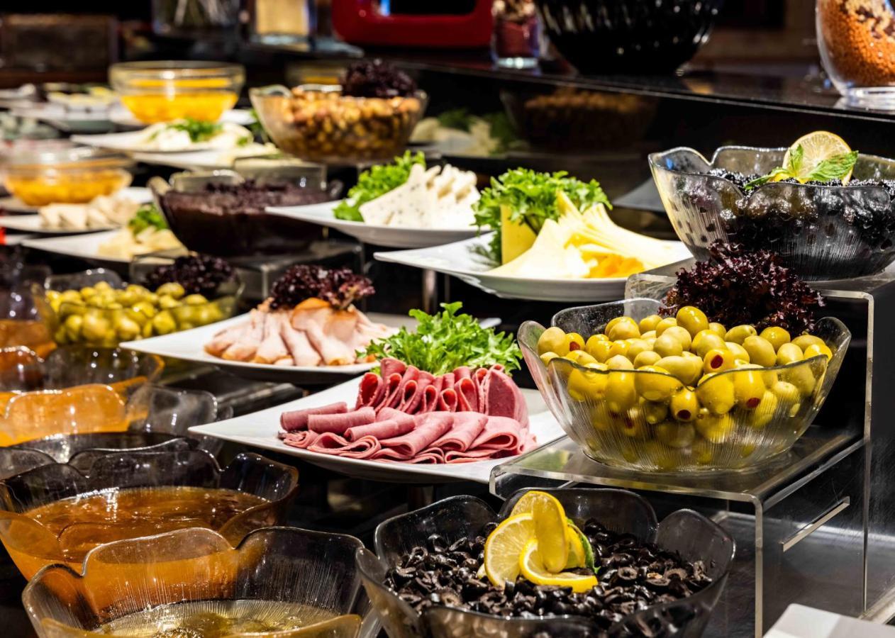 Hotel Celik Palas Convention Center & Thermal Spa Bursa Ngoại thất bức ảnh A buffet