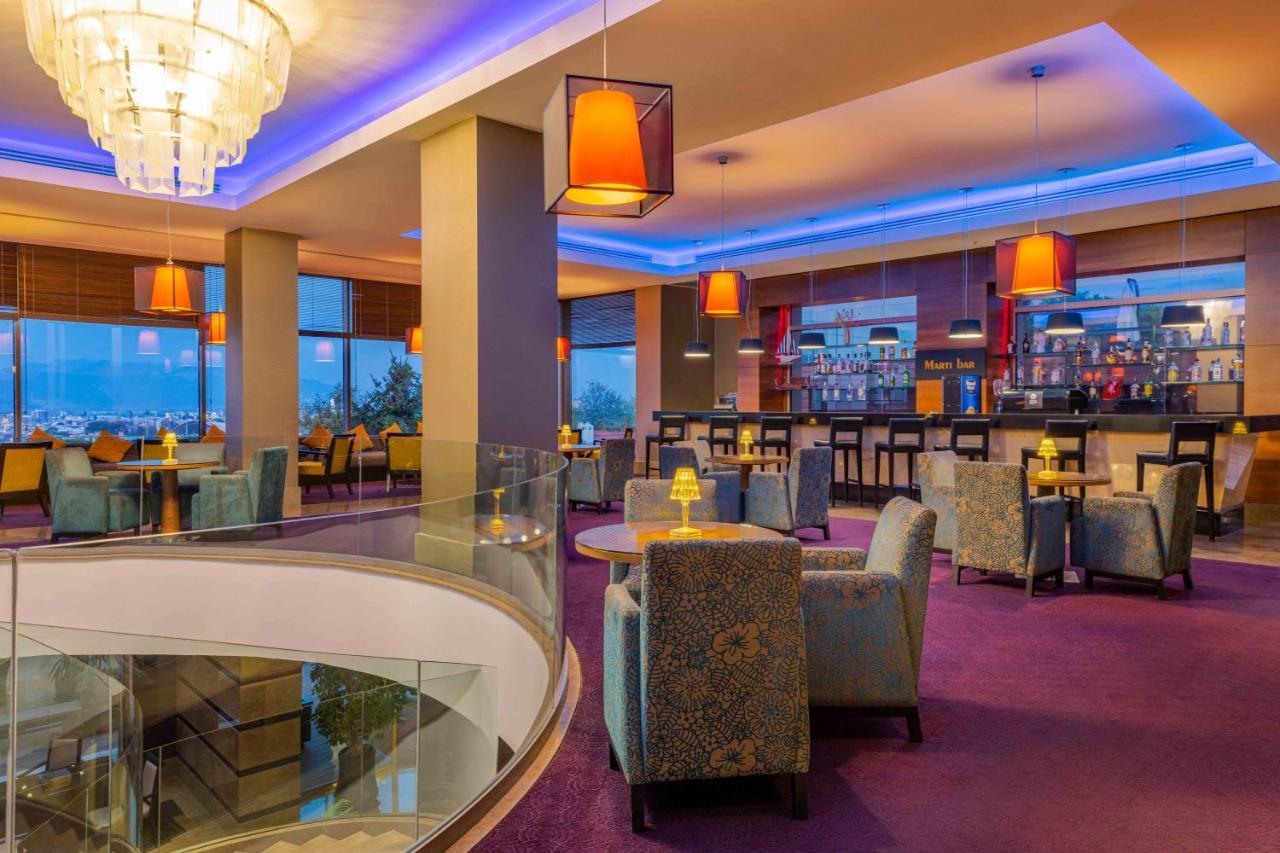 Hotel Celik Palas Convention Center & Thermal Spa Bursa Ngoại thất bức ảnh The bar at the hotel
